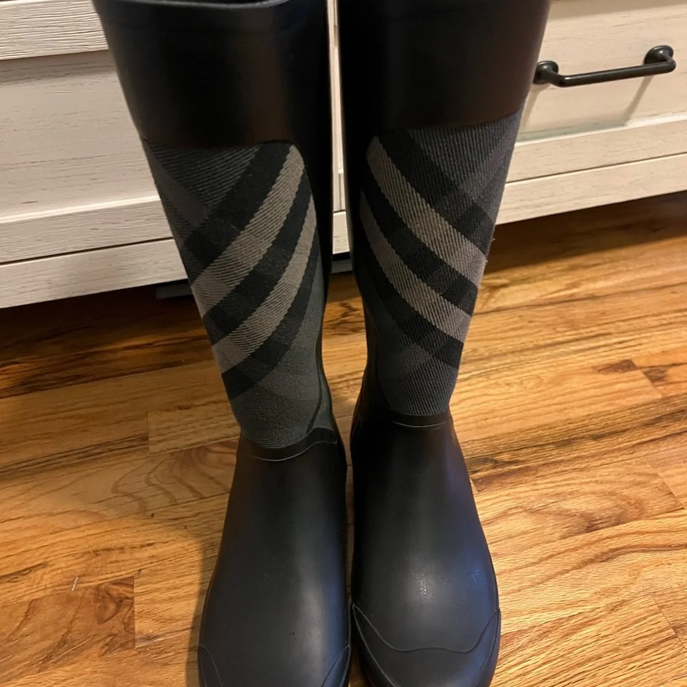 Burberry Rain Boots - Picture 2 of 4